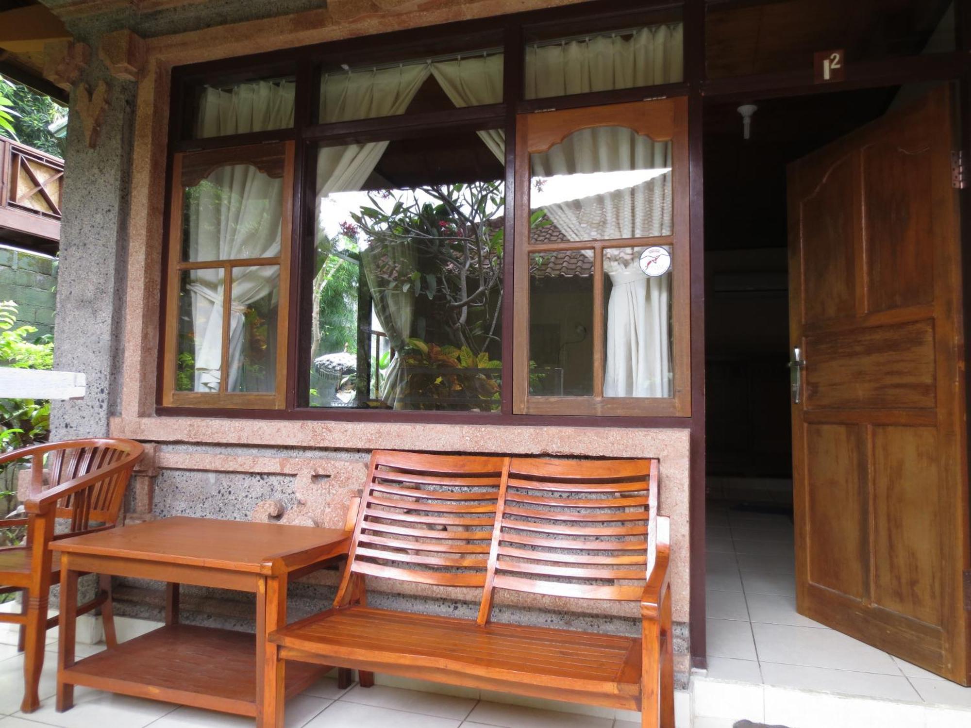 Paradise Palm Beach Bungalows And Dive Center Tulamben  Exterior photo