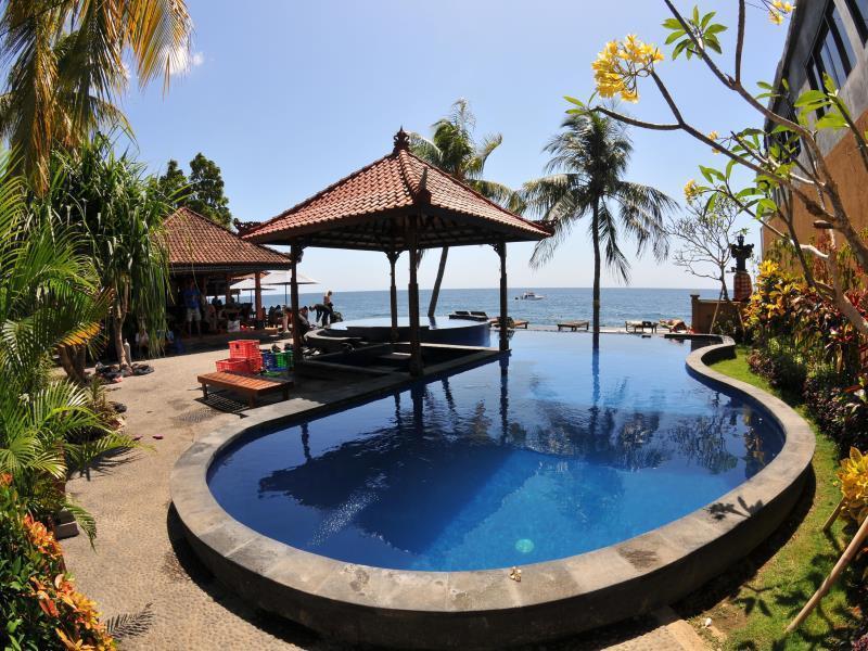 Paradise Palm Beach Bungalows And Dive Center Tulamben  Exterior photo